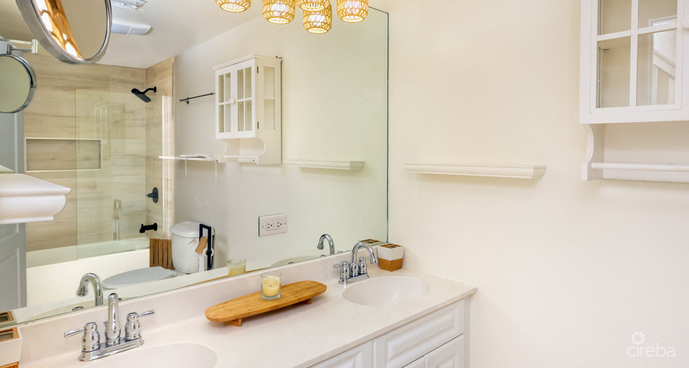 Fountain Court Townhome - South Sound