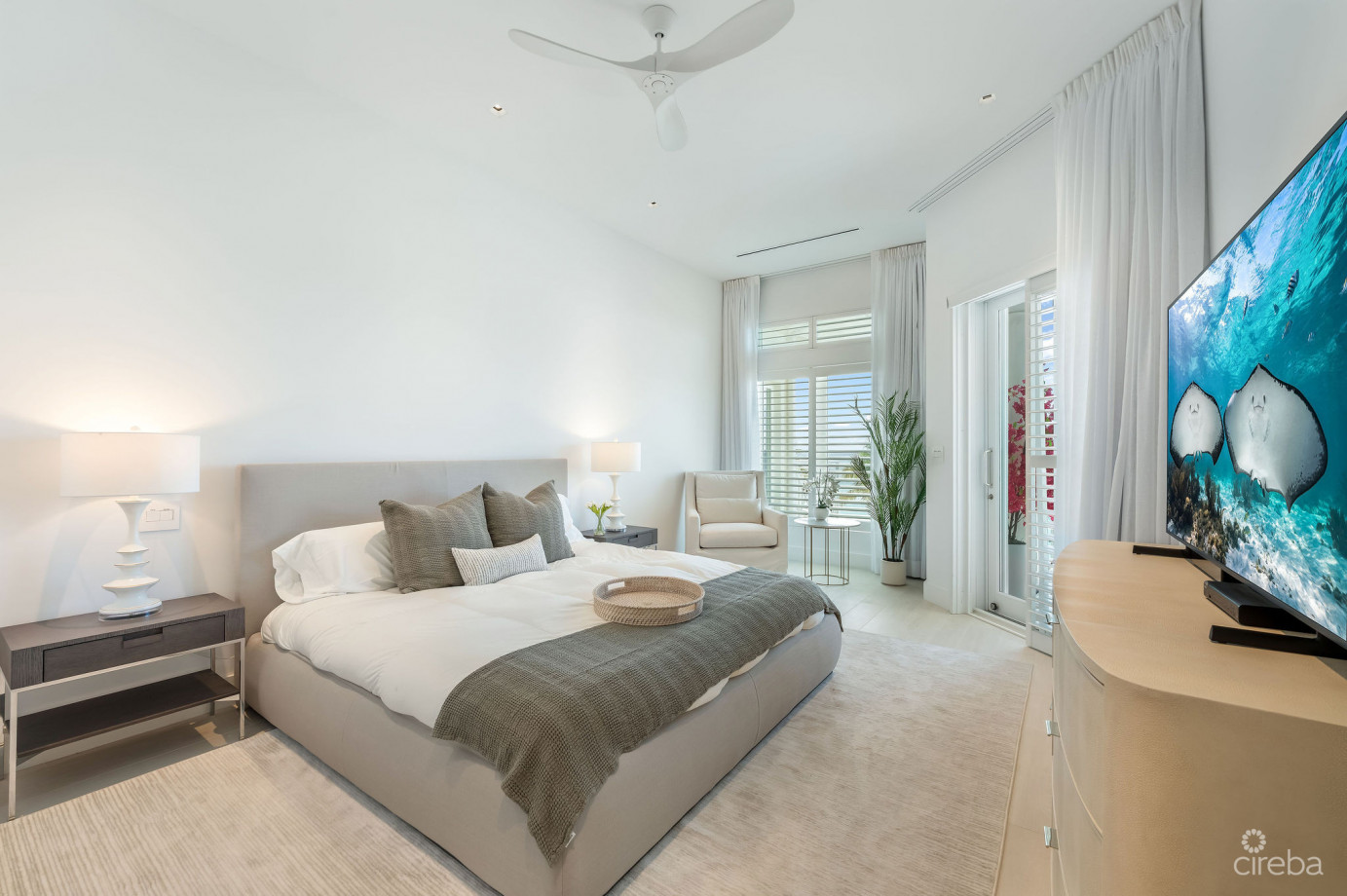 Pinnacle #34 Beachfront Penthouse With Garage