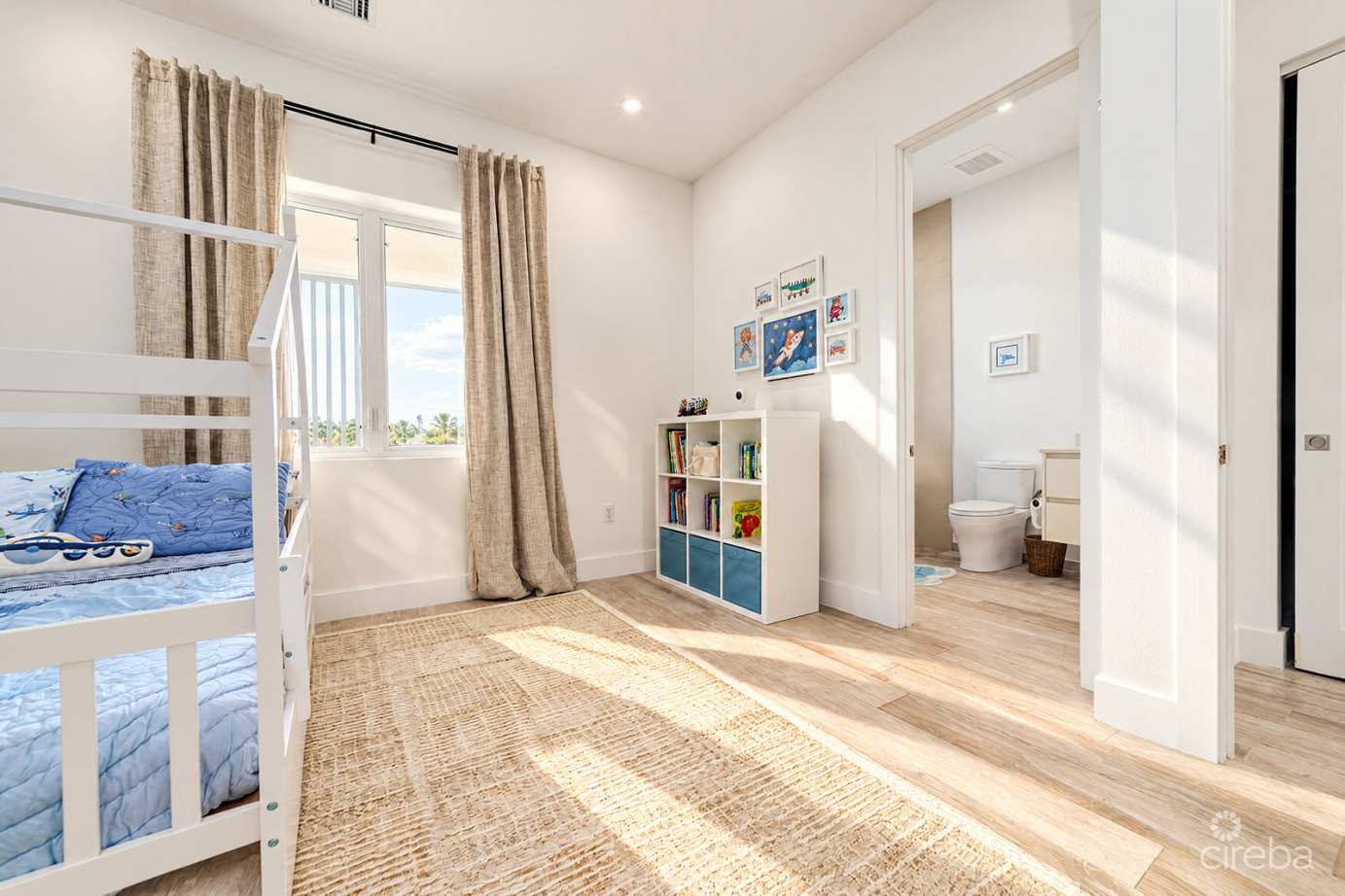 Aura  Oceanview Three Bed Townhome With Den