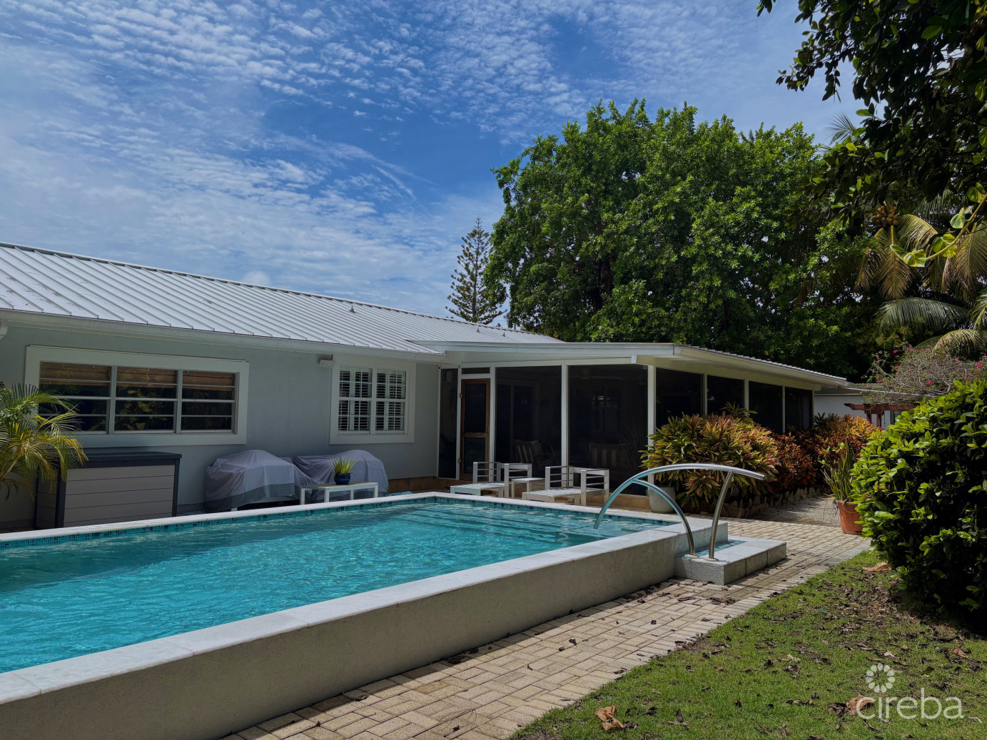 Rare Double-lot Oasis Bungalow  With Pool In Snug Harbour