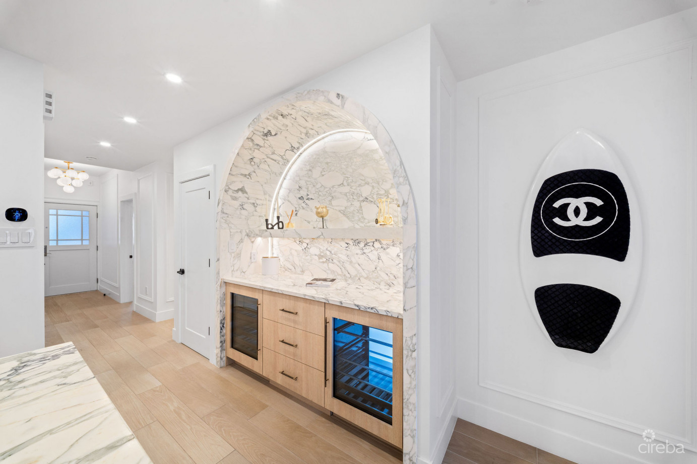 Avalon 9, Exquisite Beachfront Condo