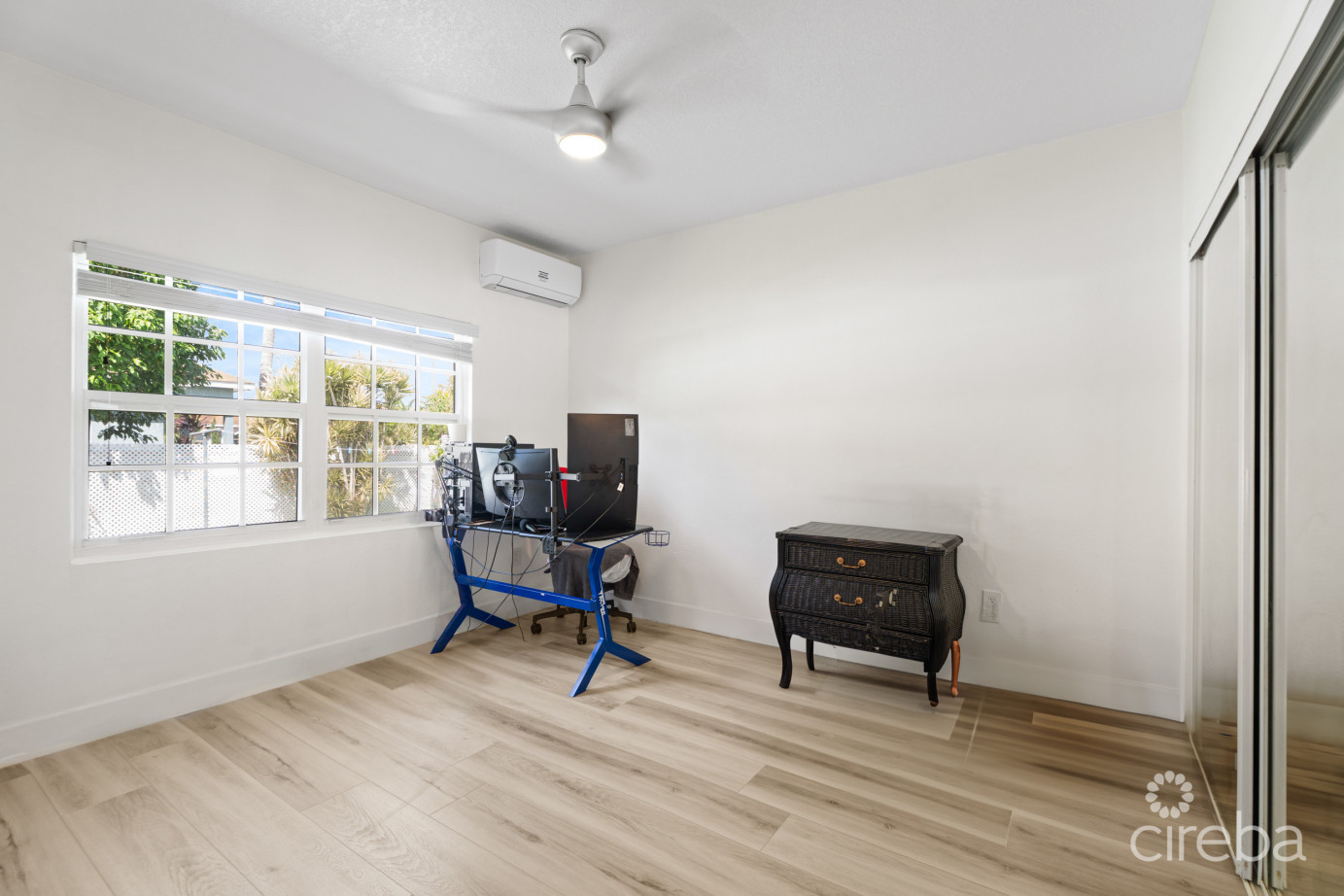 Beach Bay Duplex - X2 Homes. Both 2 Bed, 2 Bath With Double Garages