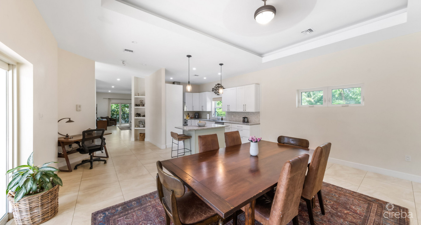 Exceptional Family Living At The Lakes | South Sound