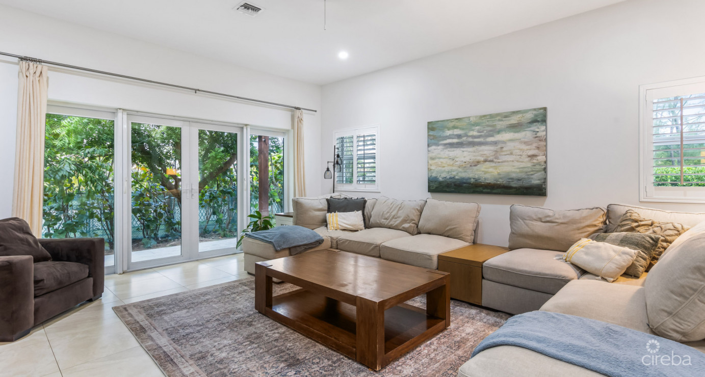 Exceptional Family Living At The Lakes | South Sound