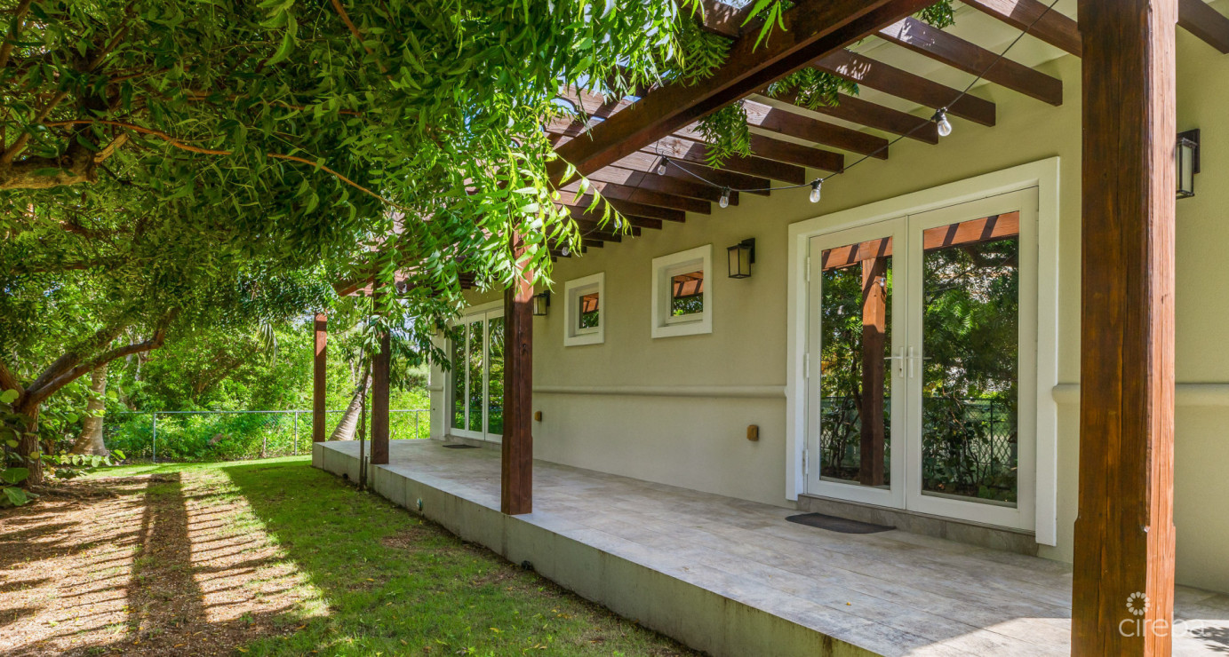 Exceptional Family Living At The Lakes | South Sound