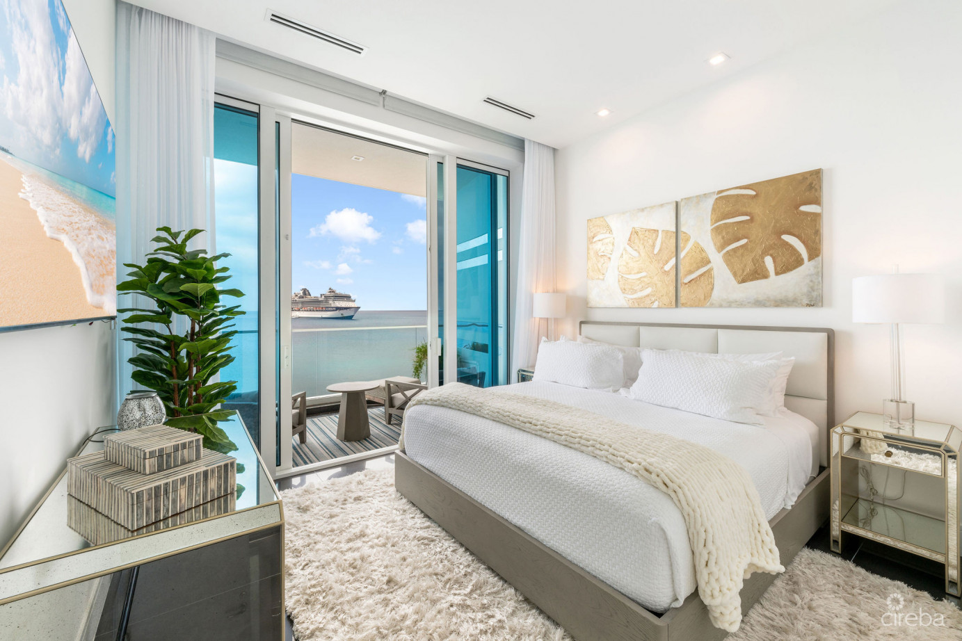 Fin 27, Oceanfront Condo