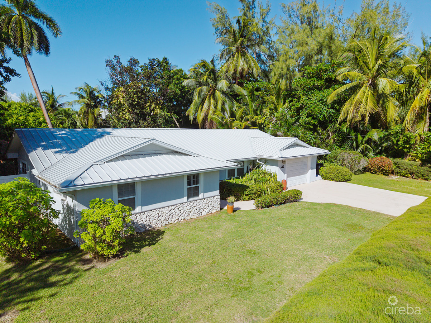 Rare Double-lot Oasis Bungalow  With Pool In Snug Harbour