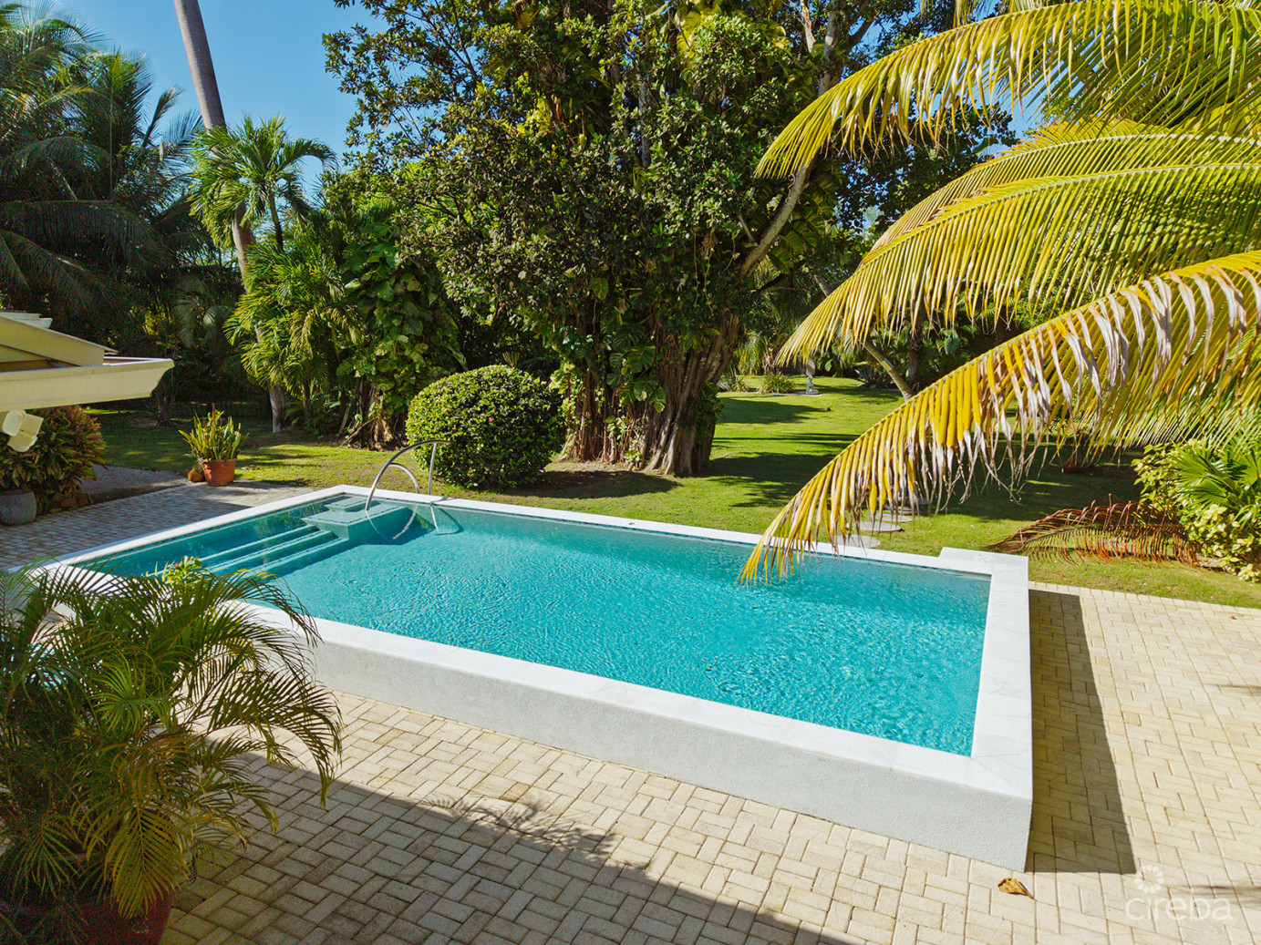 Rare Double-lot Oasis Bungalow  With Pool In Snug Harbour