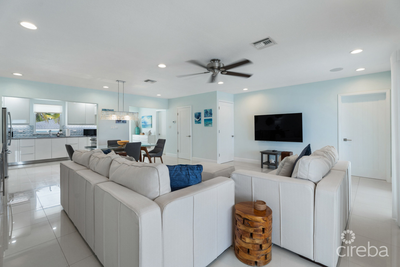 No Big Ting, Rum Point Beach Home