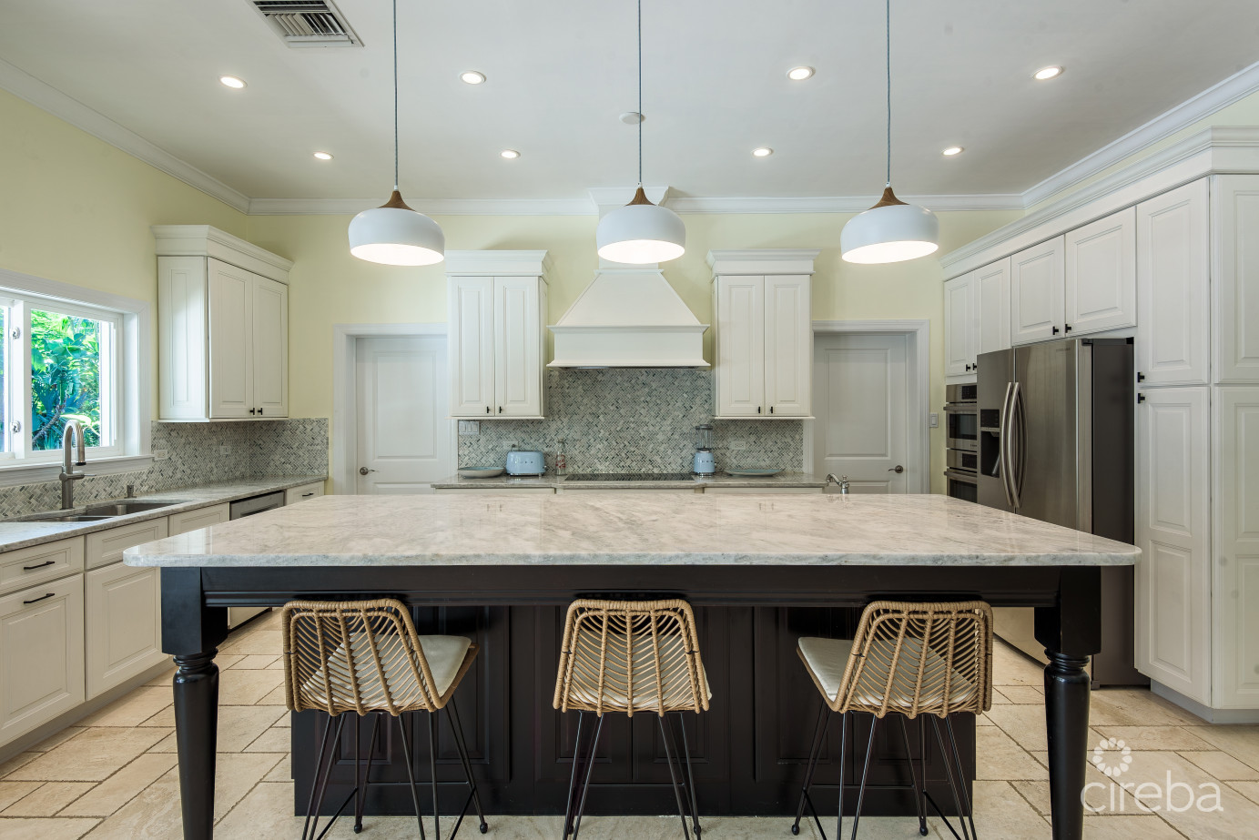 Seven Mile Beach Corridor Family Home