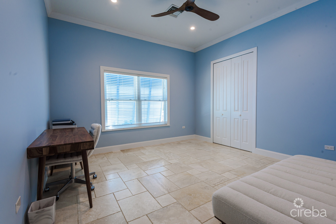 Seven Mile Beach Corridor Family Home