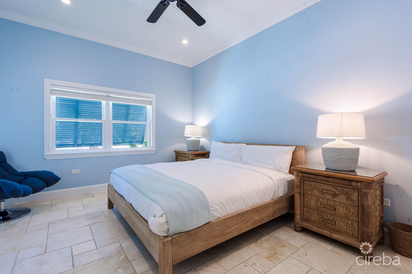 Seven Mile Beach Corridor Family Home