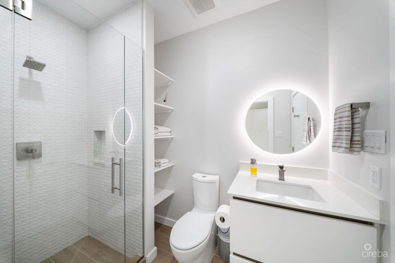 Silver Reef Residences:  Stunning Ground Floor 2-bedroom