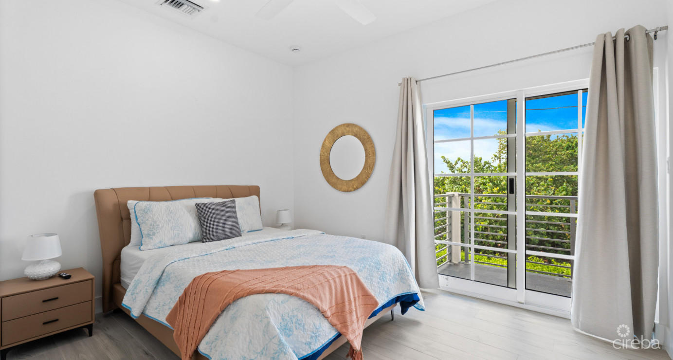 Ocean Vista 2 Bed/2.5 Bath Ocean View End Unit #1