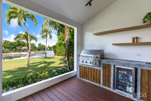 Canalfront 4 Bed  4.5 Bath - Newly Renovated Governors Harbour Home