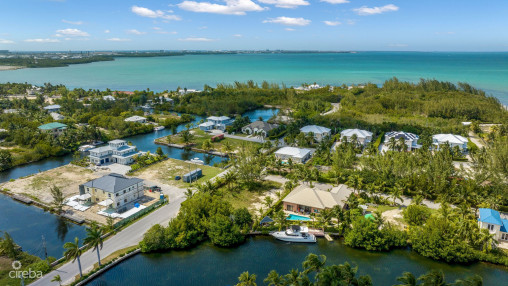 Super Canal Front Lot On Peaceful Close