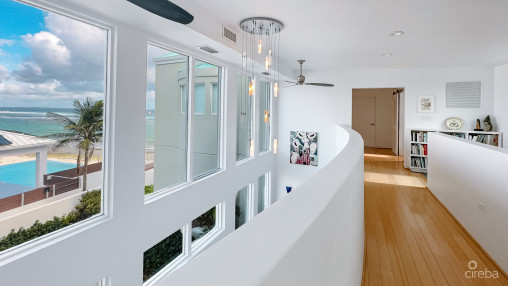 Beachfront Home, Manse Road