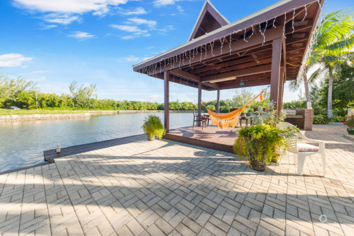 Timeless Palm Island Circle Estate