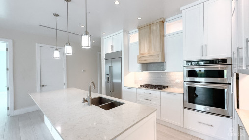 South Bay Residences, South Sound