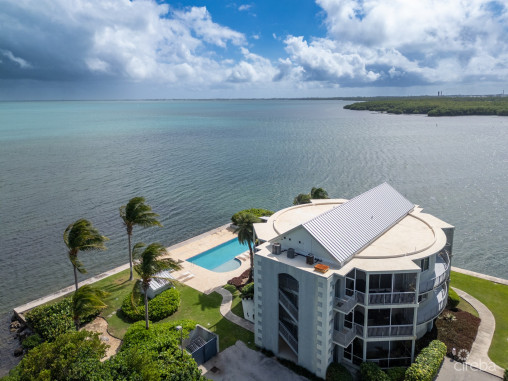 Turtle Cove Oceanfront 3 Bed With Outstanding View