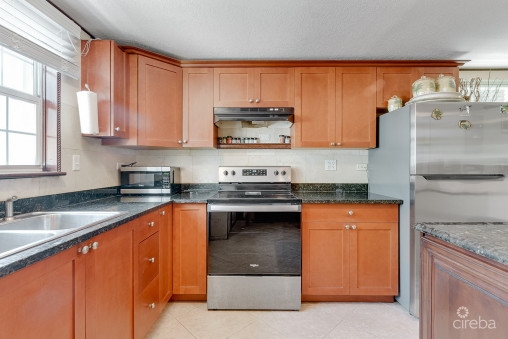 Ocean Club - Renovated 2 Bed/2.5bath Corner Unit