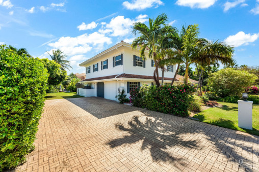 Nelson  Quay 56, Waterfront Home