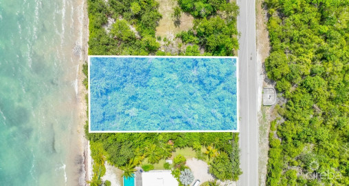 0.52acre Oceanfront Gem On Queen's Highway