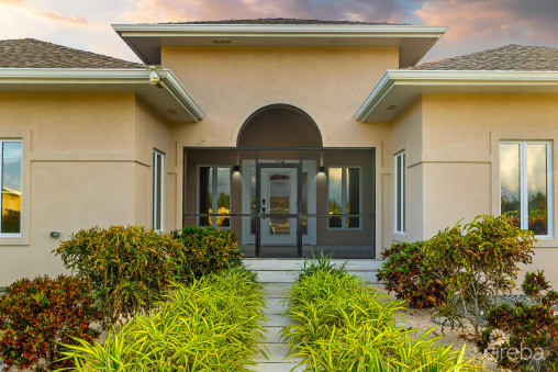 Immaculate 3br Family Home W/ Adjacent Canal Lot