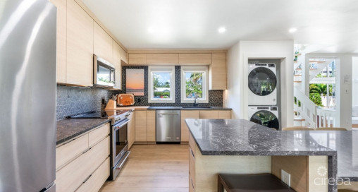 Fully Renovated Island House #9 Rum Point