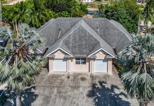 3 Bedroom Canal Front Duplex With Pool - 188 Abbey Way - Unit 2