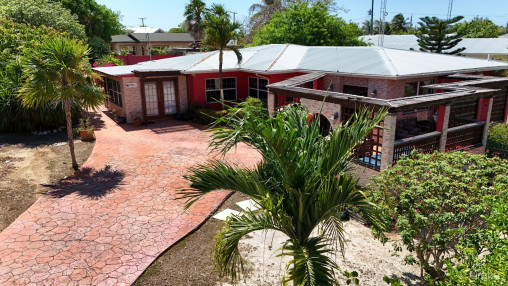 West Bay Home - 2 Apartments  Priced To Sell!