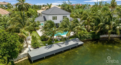 Luxury Residence In Tranquil Yacht Club Location
