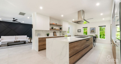 Luxury Residence In Tranquil Yacht Club Location