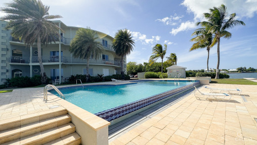 Snug Harbour Canalfront 1 Bed