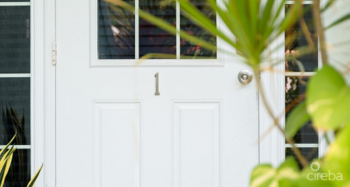 Walkers Road Charming 2bed/2bath Plus Den