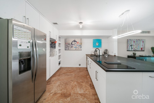 Laguna Del Mar On 7 Mile Beach