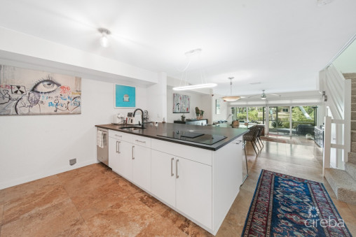 Laguna Del Mar On 7 Mile Beach