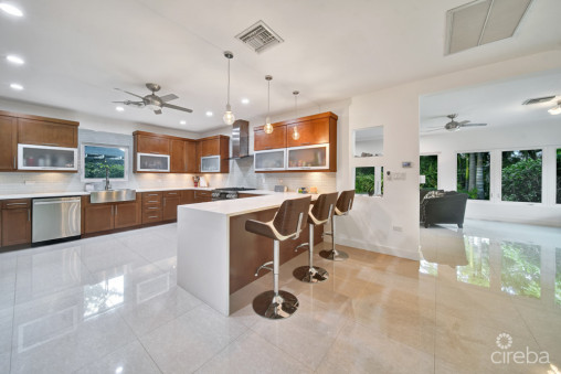 Modern 5 Bedroom Estate Home On Smb Corridor