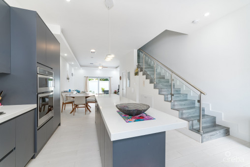 Mantras 2 Bedroom Townhome South Sound