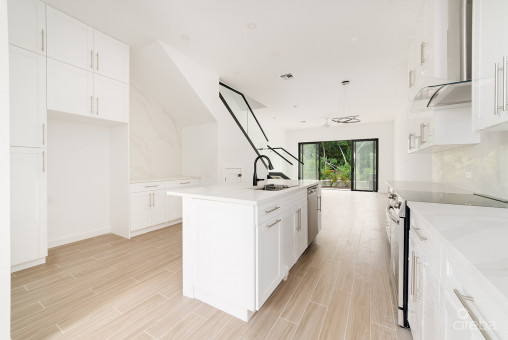 Prive Stylishly Upgraded 2b/2.5b Unit