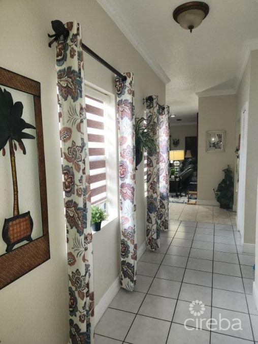 Savannah Family Home On 1.8 Acres