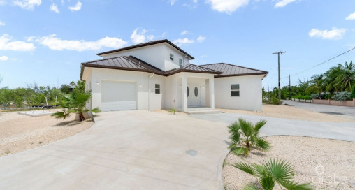 New Ns Estates Canal Front 4 Bed On Green Street