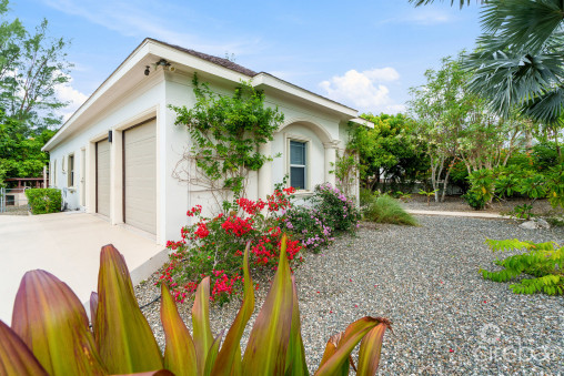 Orchid Heights 32, Midsummer Drive Home