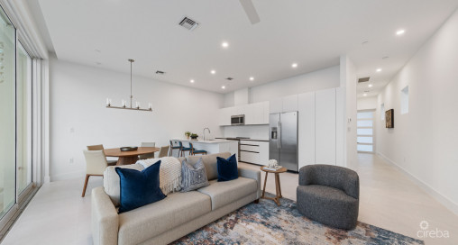 21 Sunset Point- 3rd Floor Oversized 1 Bed/ 1.5 Bath Condo  Phenomenal Views!