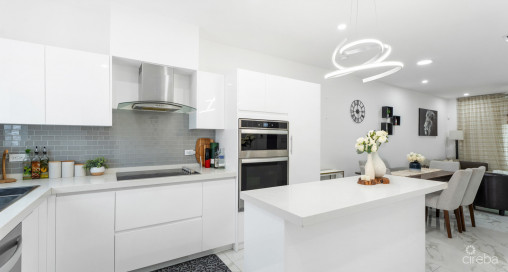 Like New - City Plaza Residences #5 (2 Bed, 3 Bath Gt Townhome)