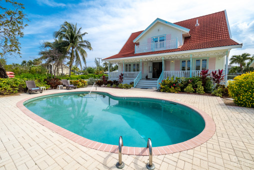 Villa La Playa, Cayman Kai Home