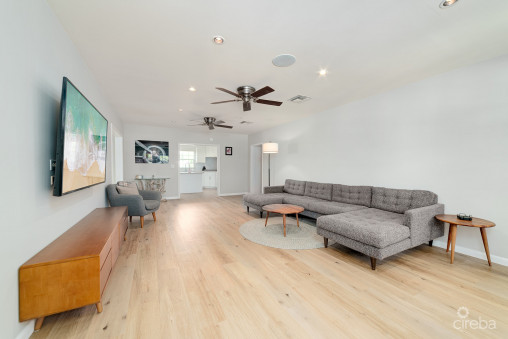 3-bedroom Family Home On An Expansive 0.3411 Acre Lot In West Bay