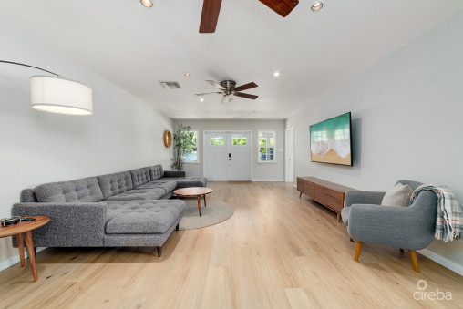 3-bedroom Family Home On An Expansive 0.3411 Acre Lot In West Bay