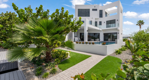 18 Baccarat Quay, Crystal Harbour