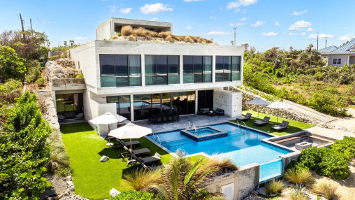 Bella Rocca Estate, East End Luxury Villa And Land Parcel